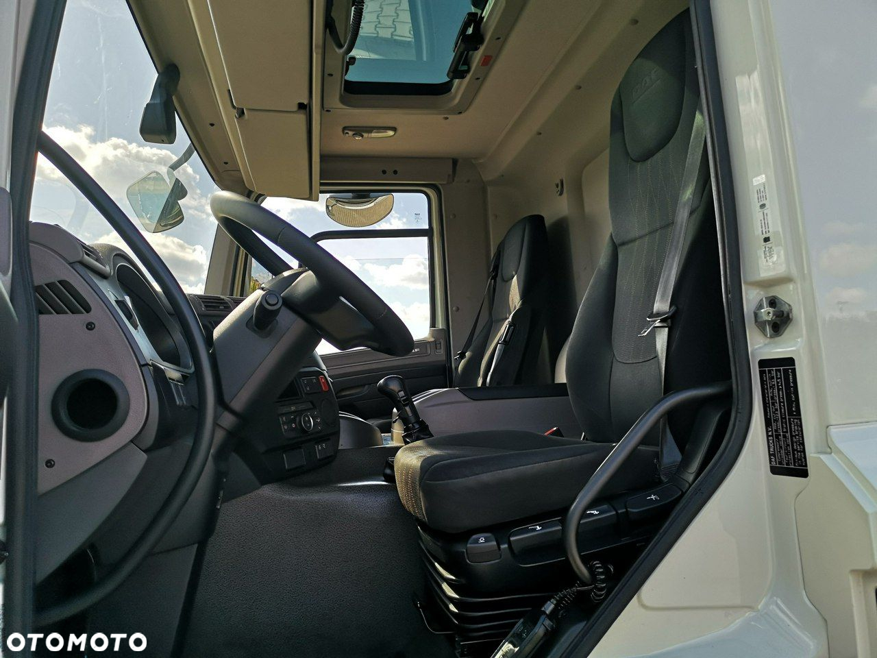 DAF CF 370 Chłodnia 3 Osiowa Winda Manual Niski Przebieg! - 17