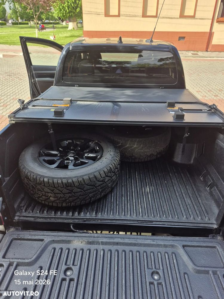 Toyota Hilux 2.8D 204CP 4x4 Double Cab AT Invincible - 4