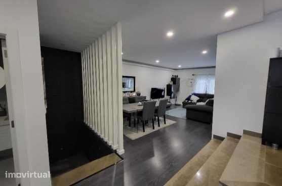 Vende-se Excelente T4 Duplex na Ramada - Grande imagem: 5/12