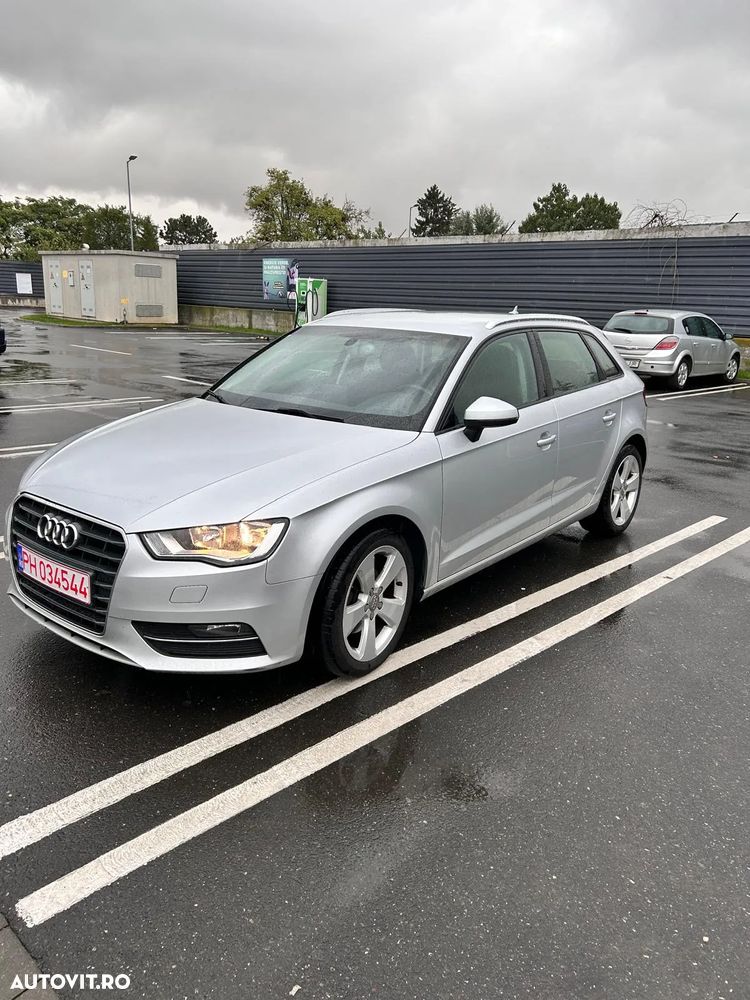 Audi A3 1.6 TDI Sportback Attraction - 1