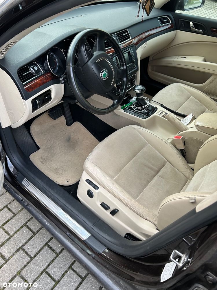 Skoda Superb 2.0 TDI L&K DSG - 7