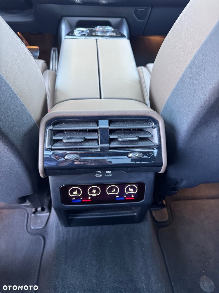 BMW Seria 5 520d xDrive mHEV - 21