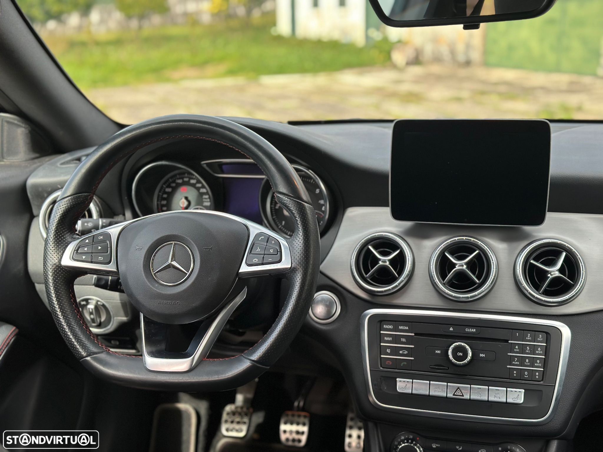 Mercedes-Benz CLA 180 d Shooting Brake AMG Line - 8