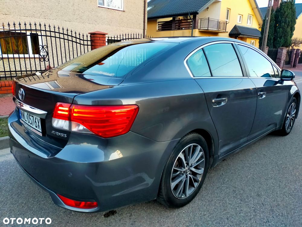 Toyota Avensis - 12