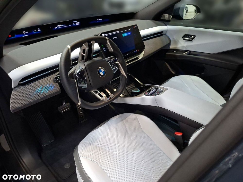 BMW iX3 - 11