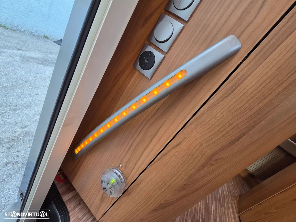 Burstner Aviano 725i cama central - 21