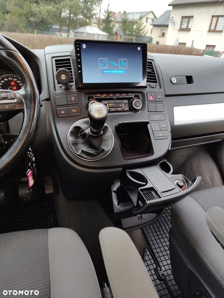 Volkswagen Multivan - 13