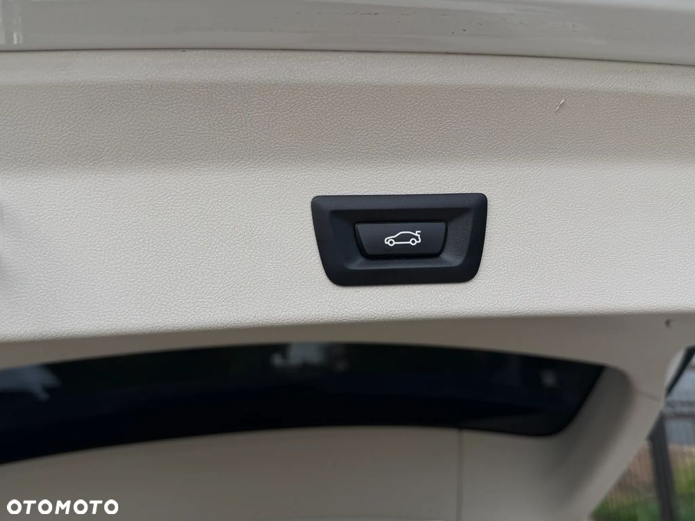 BMW X3 xDrive20i GPF Advantage - 36