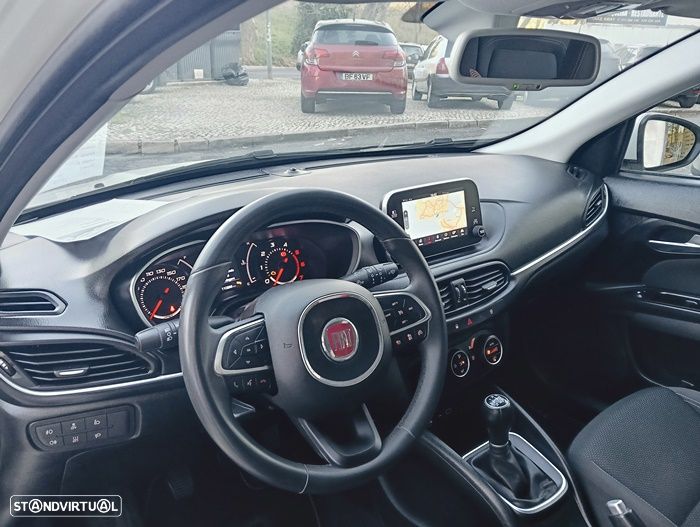 Fiat Tipo Station Wagon 1.3 M-Jet Lounge Tech - 17