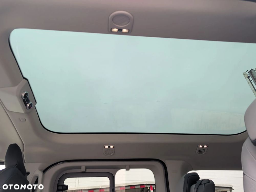 Ford Tourneo Custom - 19