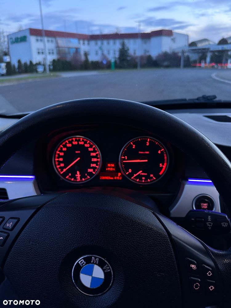 BMW Seria 3 320d DPF - 12