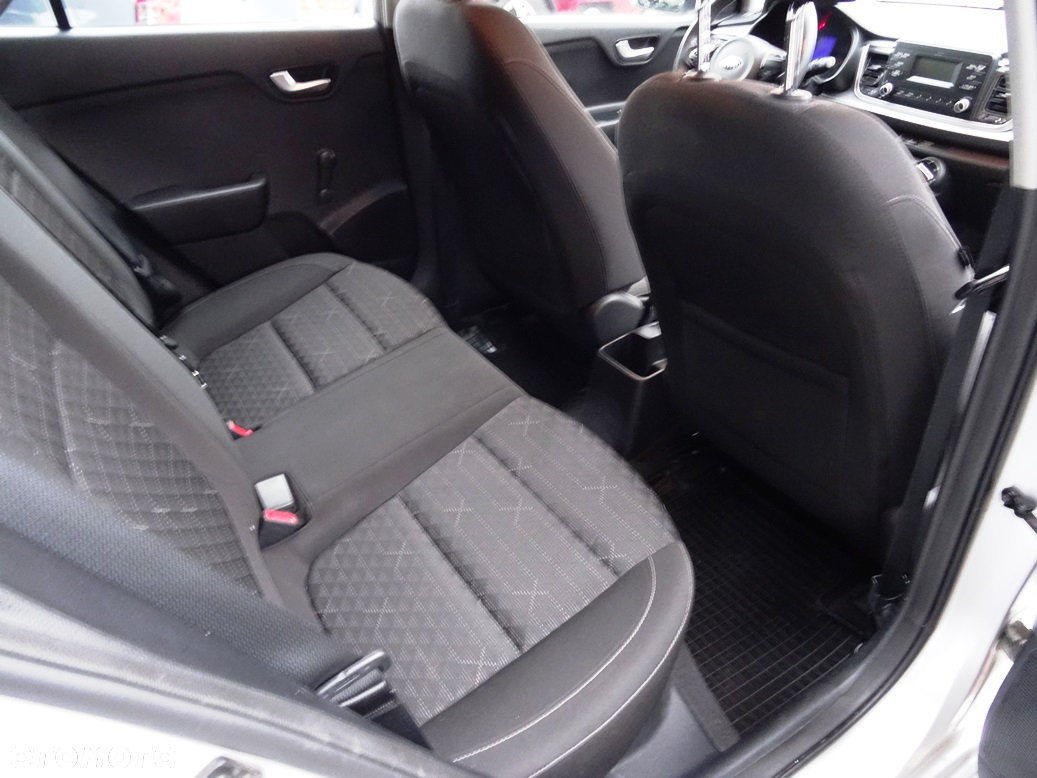 Kia Rio 1.2 Business Line - 13