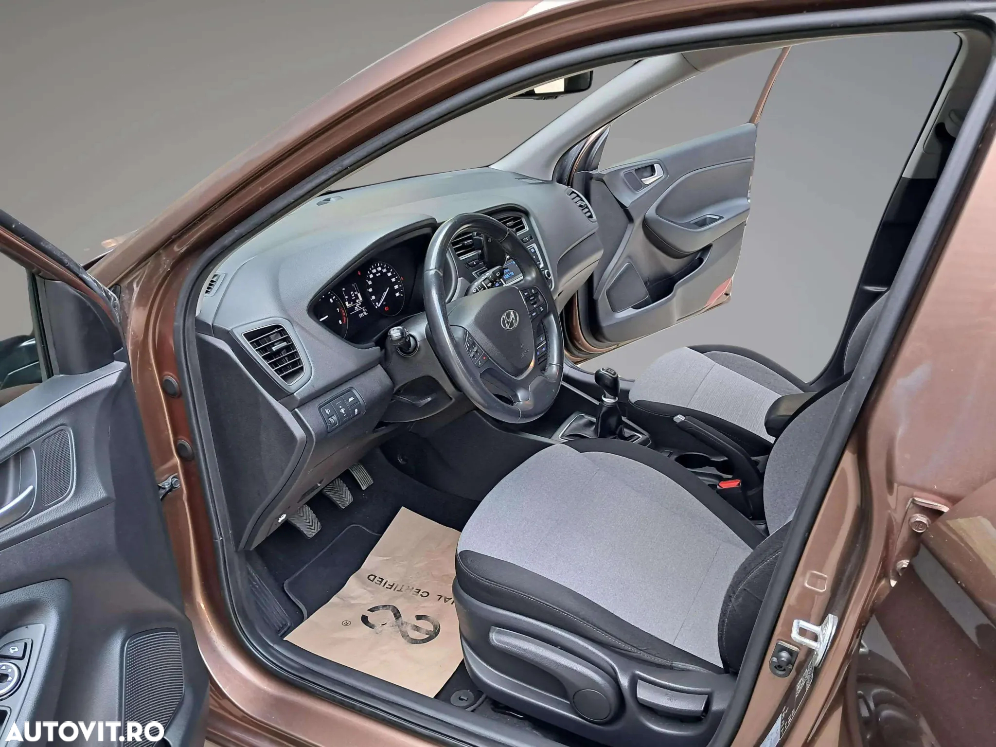 Hyundai i20 - 12