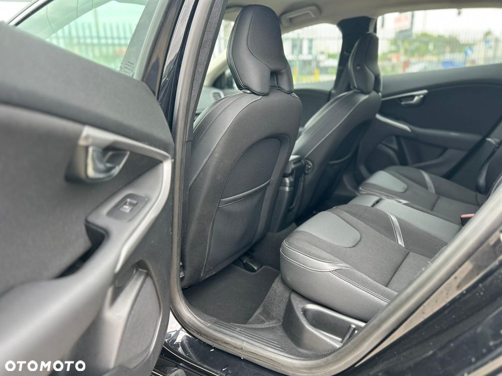 Volvo V40 D2 Momentum - 17