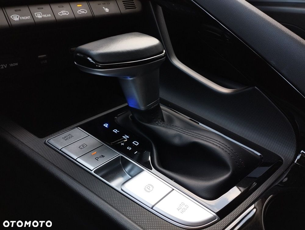 Hyundai Elantra 1.6 Executive CVT - 15