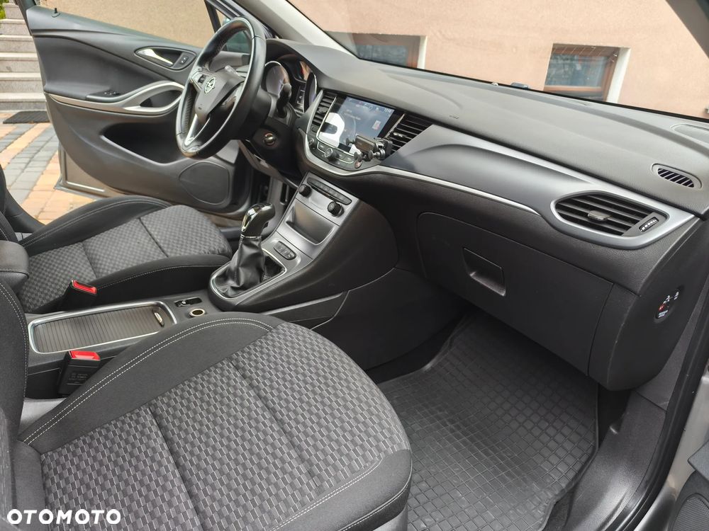 Opel Astra 1.6 CDTI Sport - 19