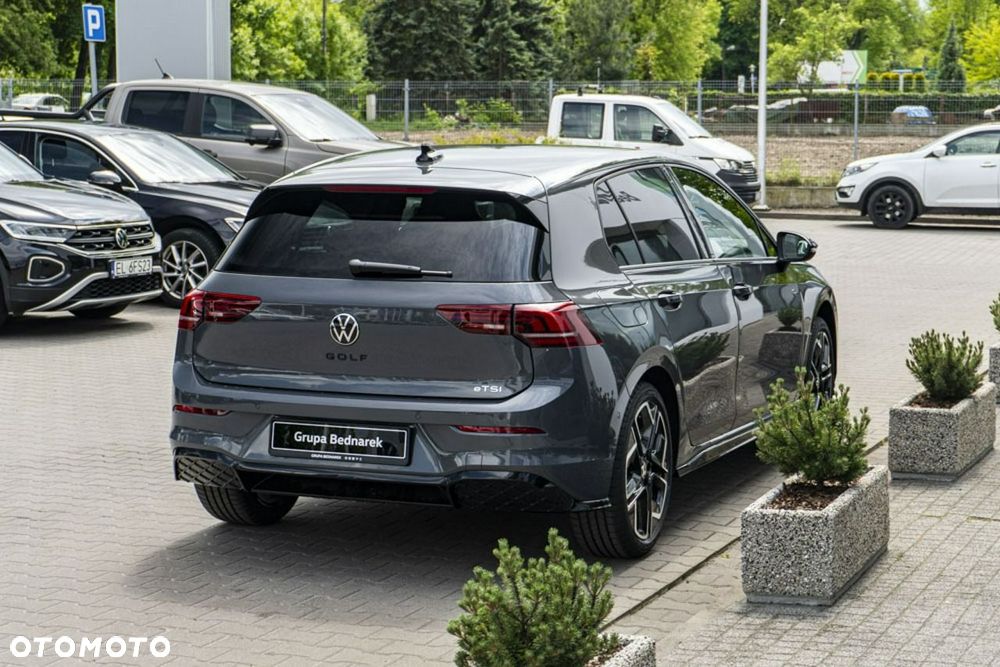 Volkswagen Golf - 11