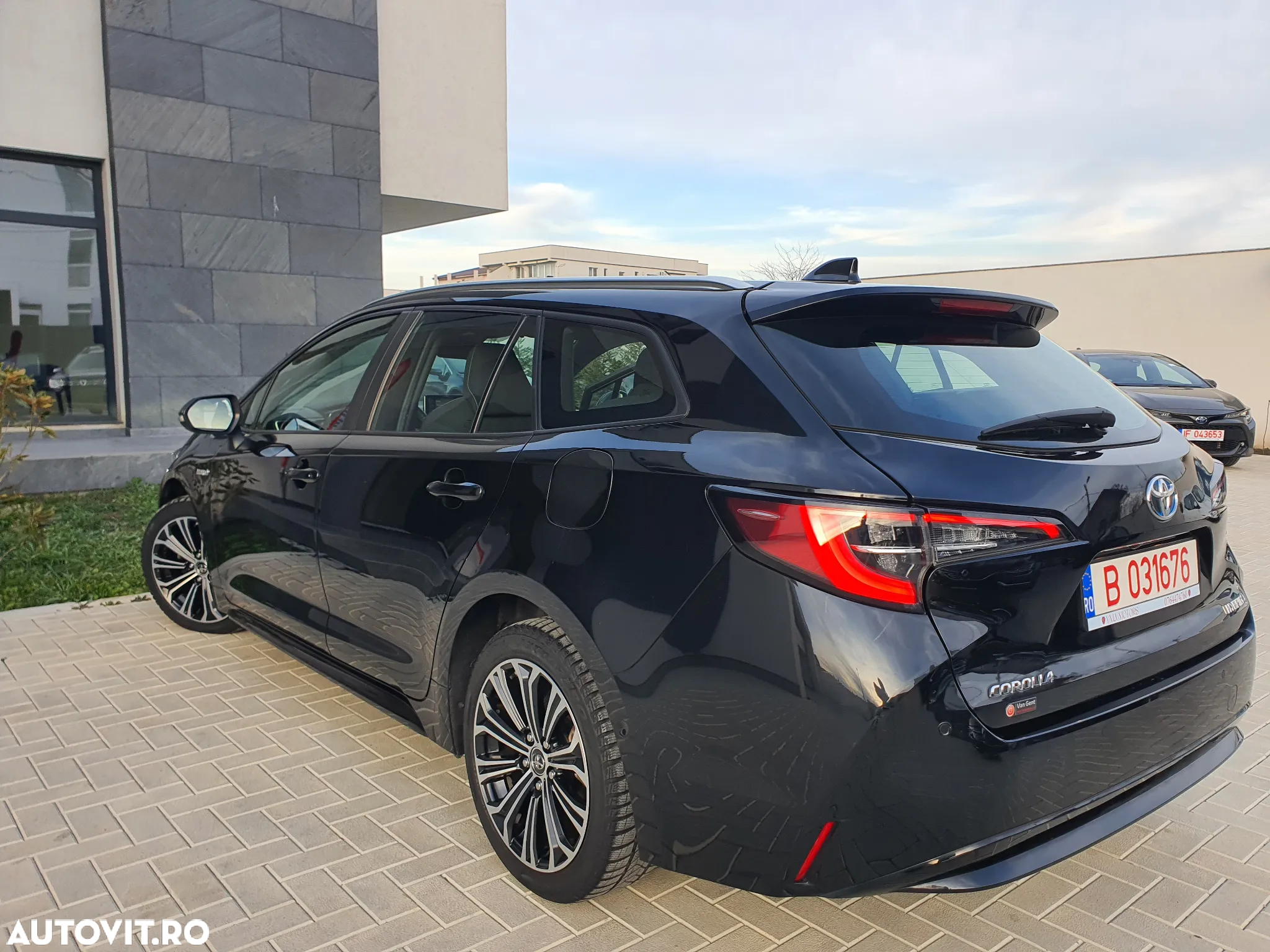 Toyota Corolla 1.8 Hybrid Touring Sports Business Edition - 9