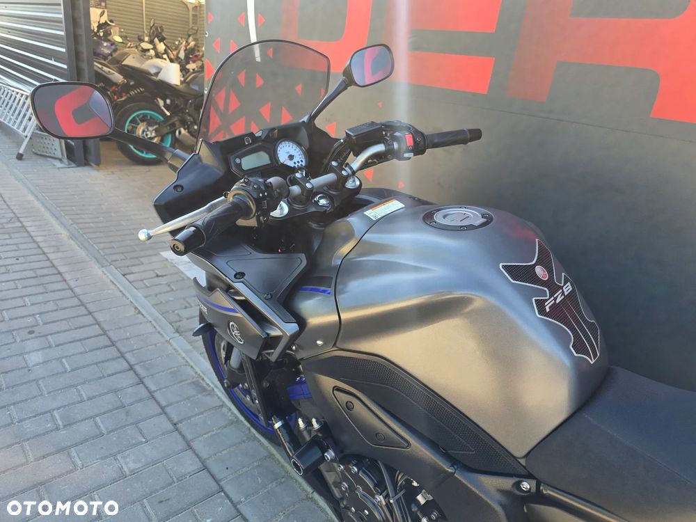 Yamaha FZ8 - 10