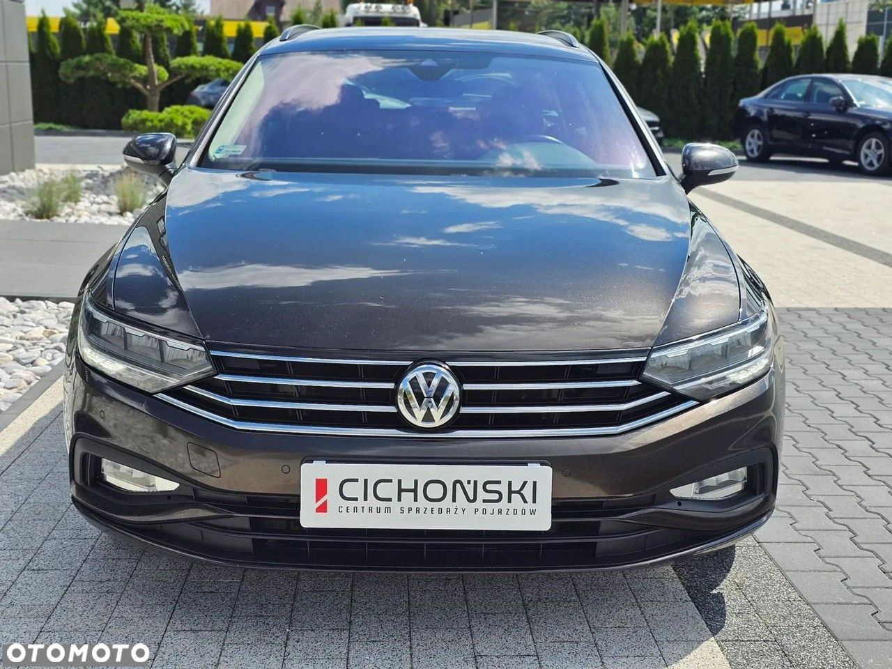 Volkswagen Passat - 4