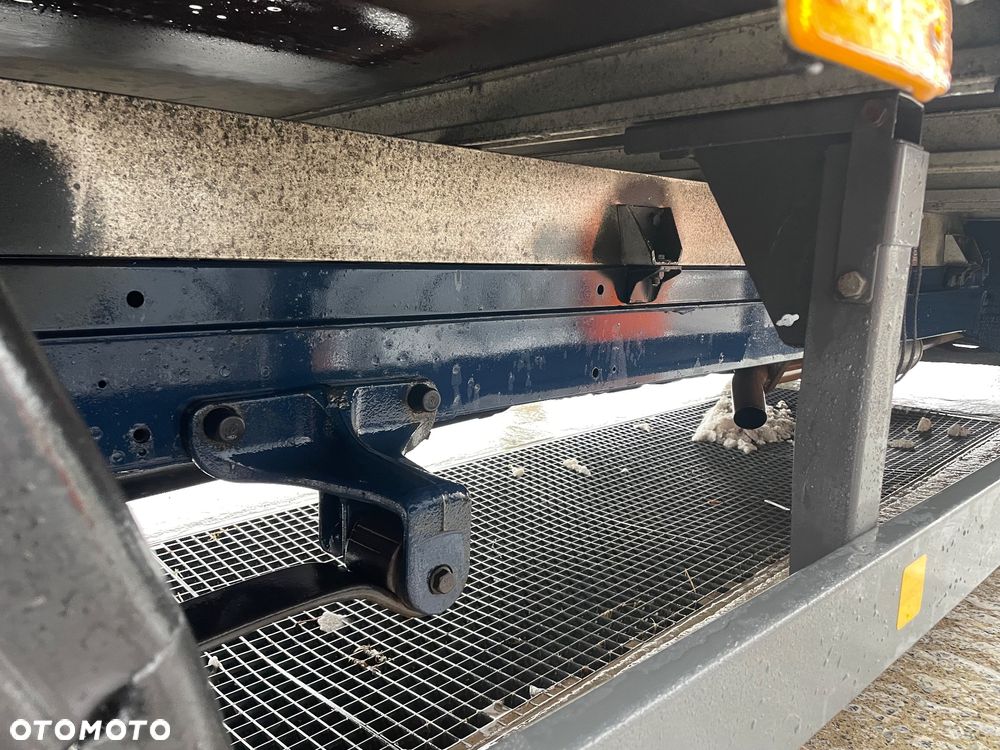 Mercedes-Benz Sprinter - 4