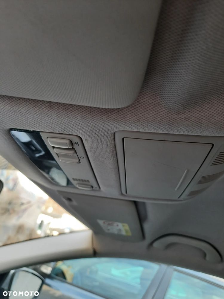 Skoda RAPID 1.2 TSI Ambition - 28