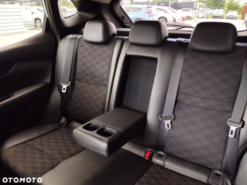 Nissan Qashqai 1.6 dCi 4x4 Tekna S&S - 16
