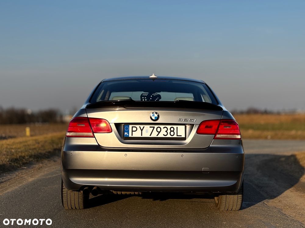 BMW Seria 3 325i - 8