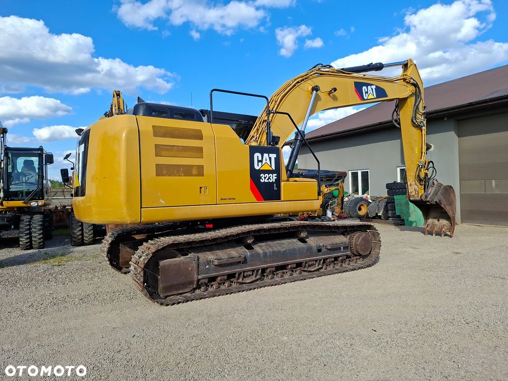 Caterpillar CAT 323 FL - 27