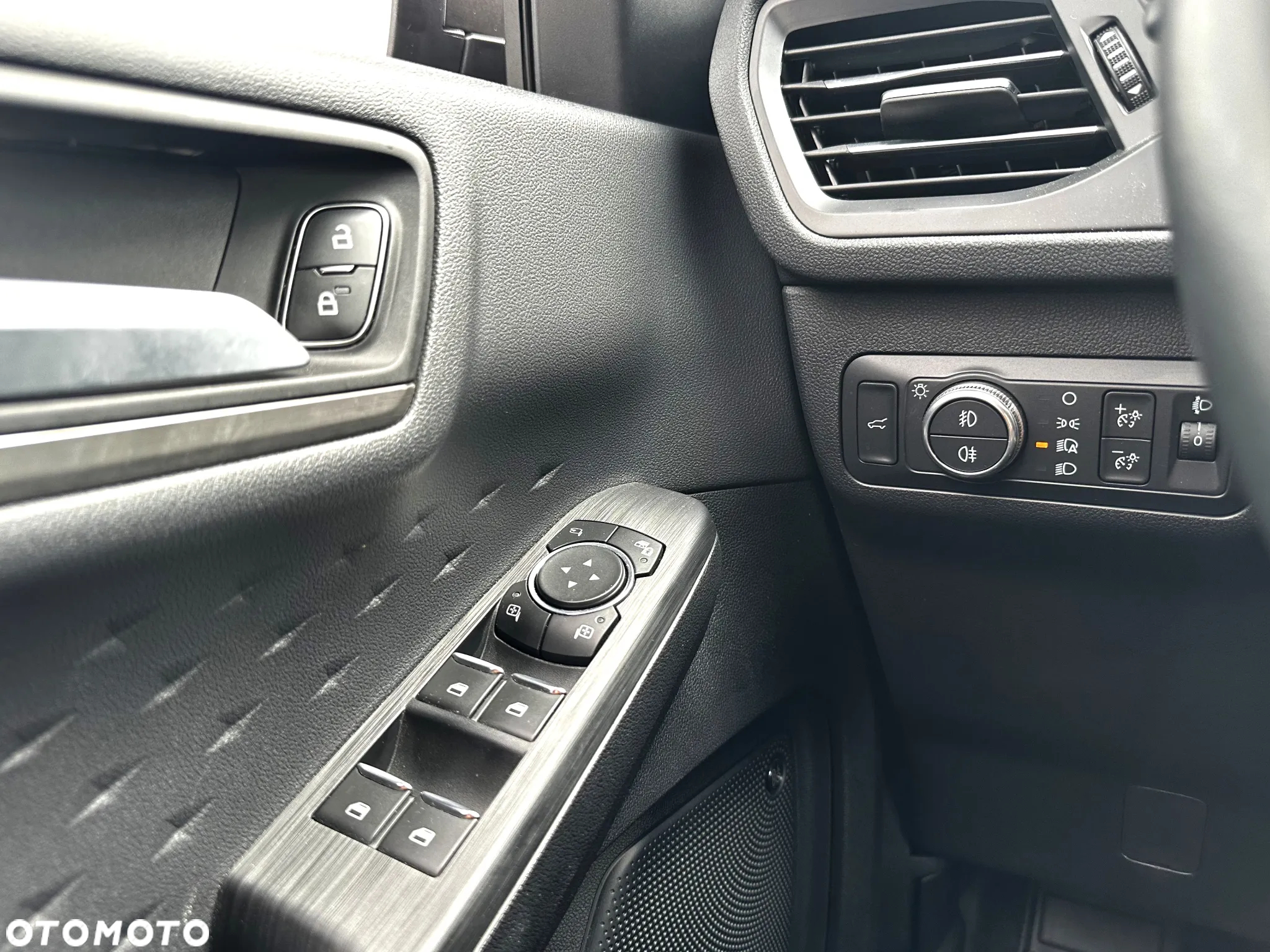 Ford Kuga 1.5 EcoBoost FWD Titanium ASS - 26