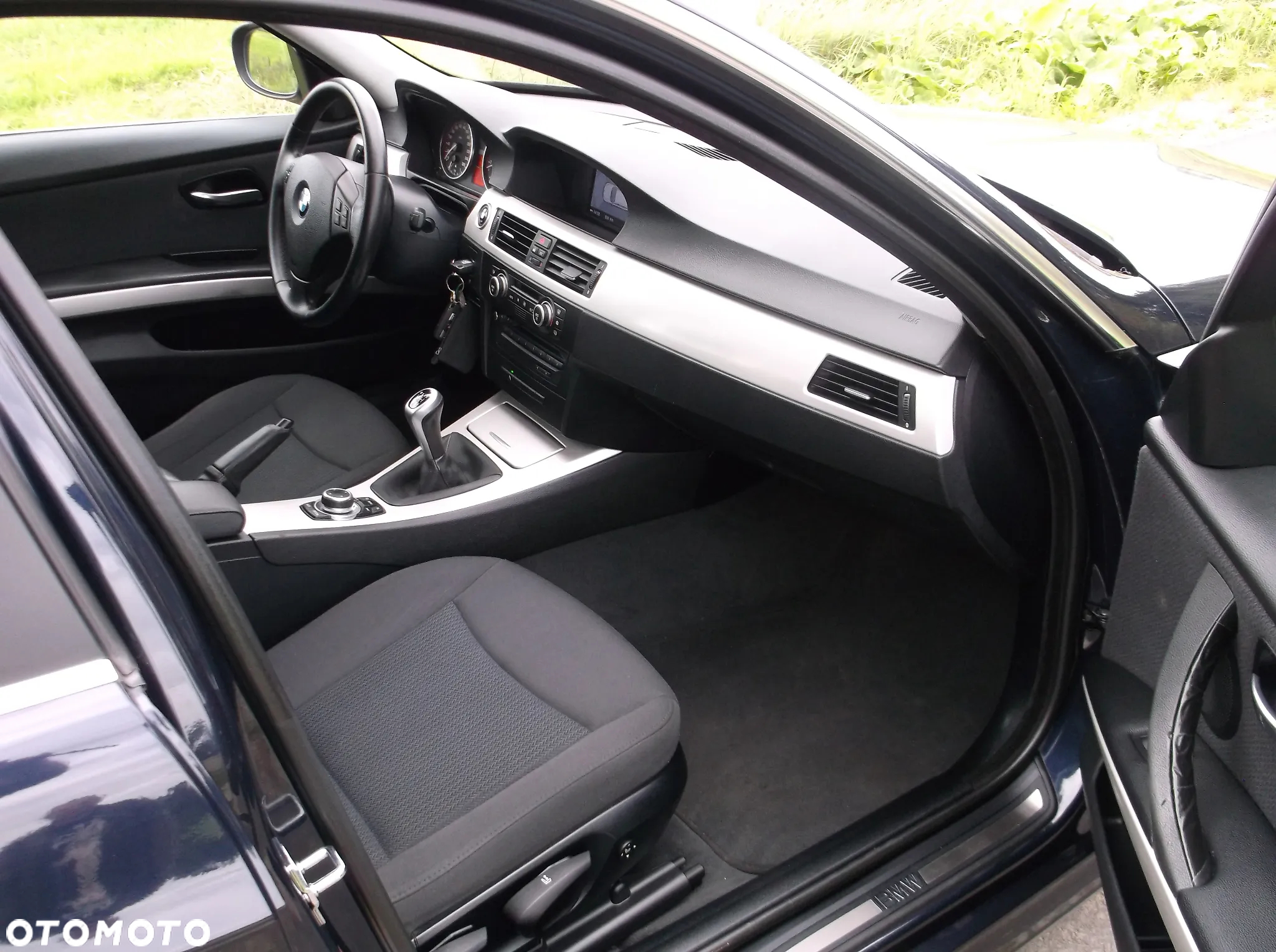 BMW Seria 3 325i Touring Edition Sport - 10