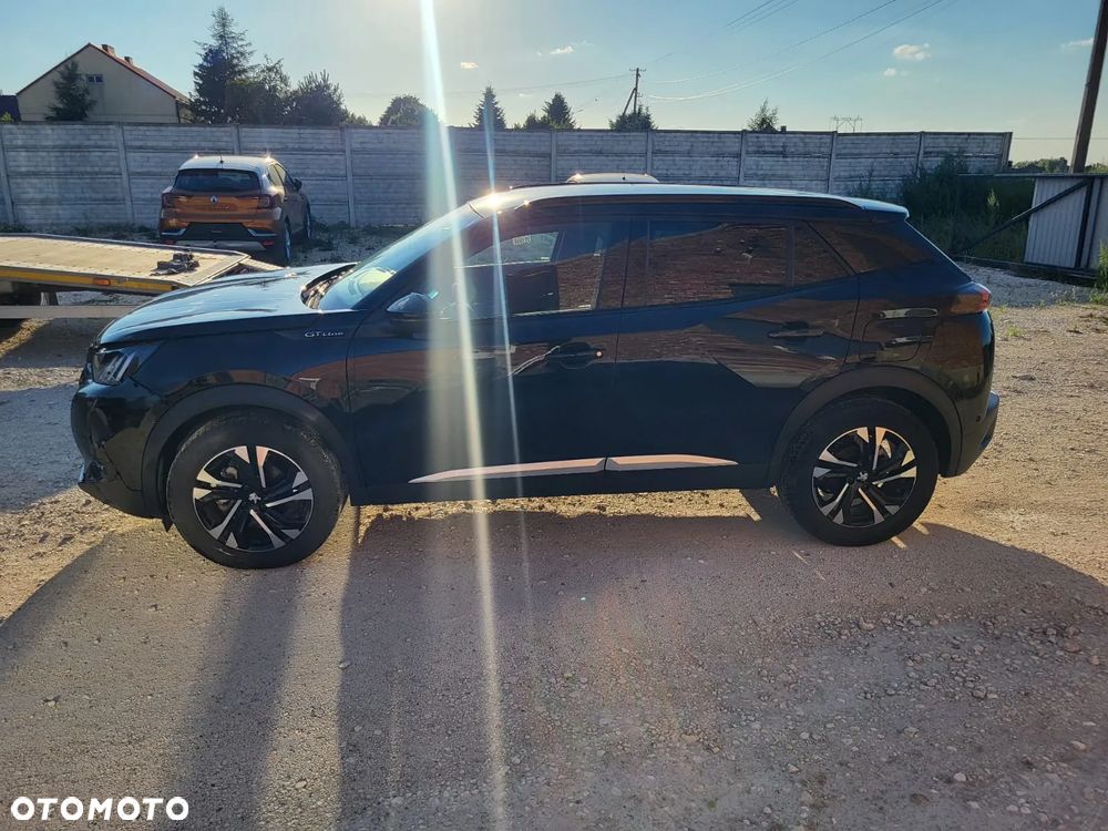 Peugeot 2008 PureTech 130 EAT8 GT - 10