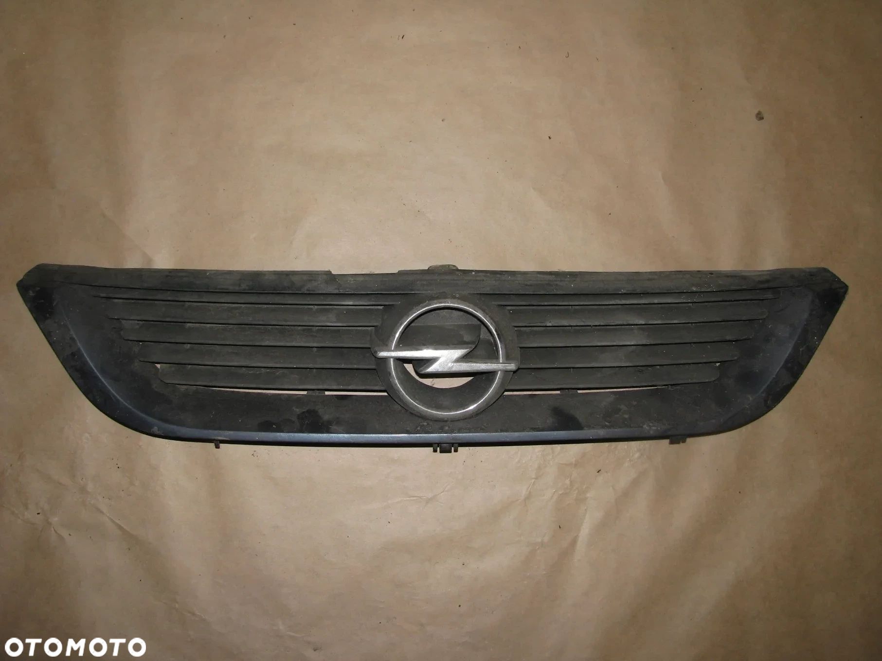 OPEL VECTRA B - GRILL ATRAPA  90505722 - 1