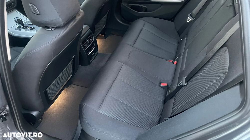 BMW Seria 3 320d Touring xDrive Aut. Advantage - 17