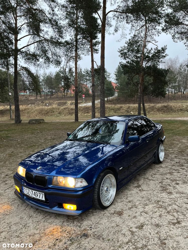 BMW Seria 3 323i - 4