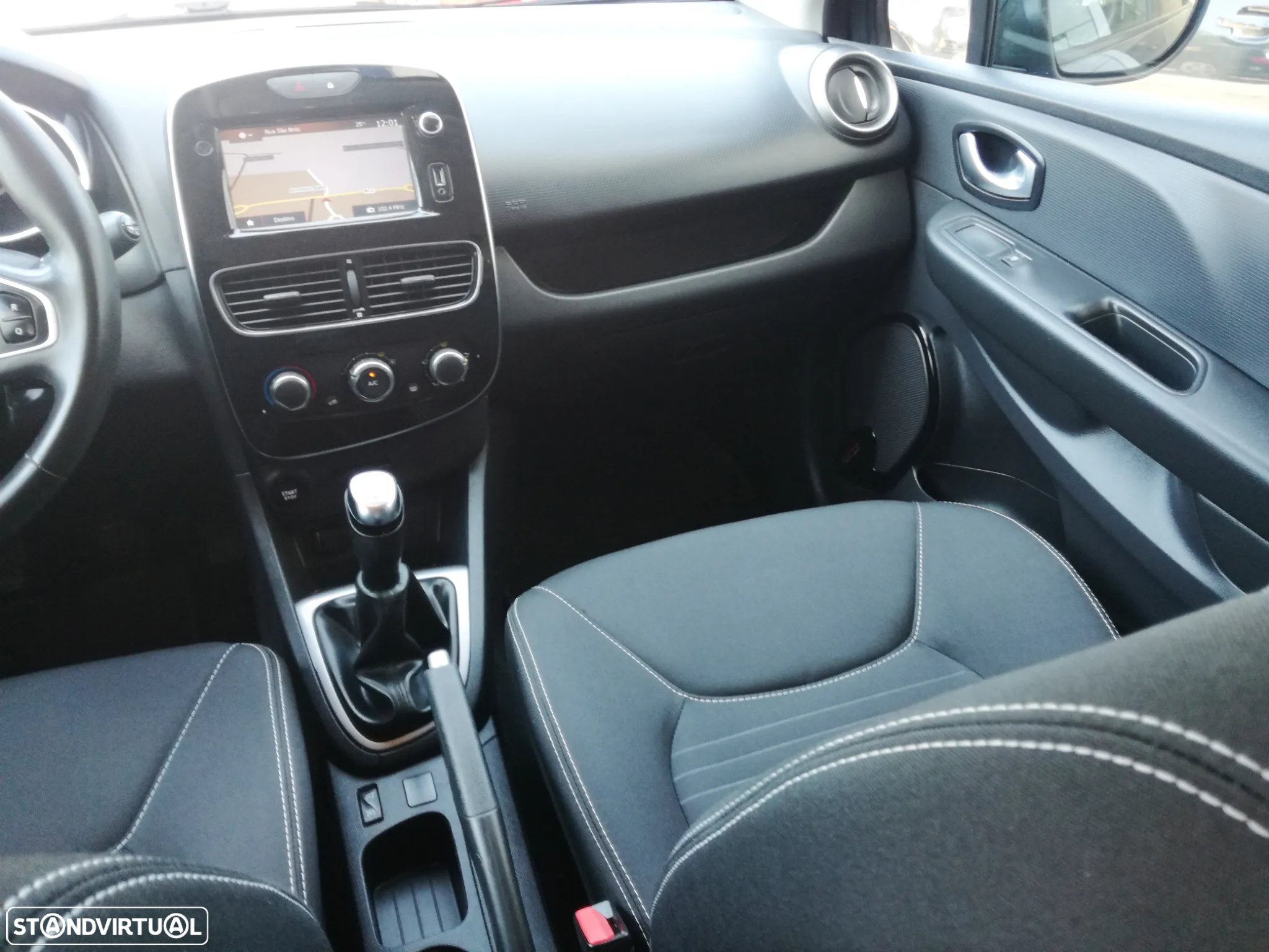Renault Clio Sport Tourer 1.5 dCi Limited - 12