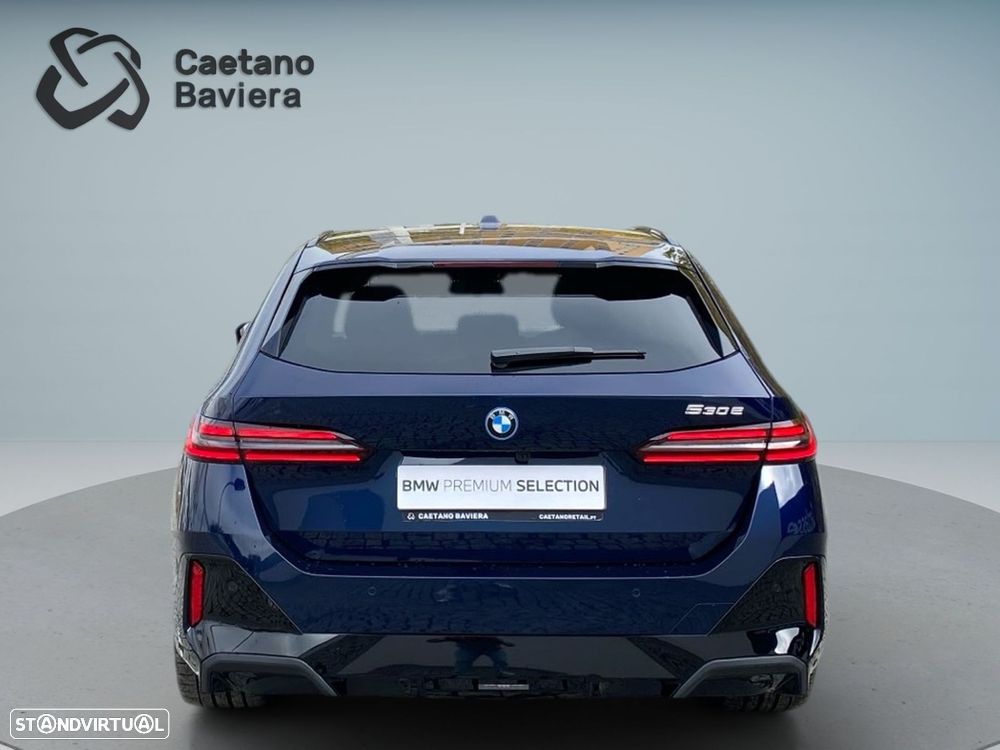 BMW 530 e Pack Desportivo M Pro - 27