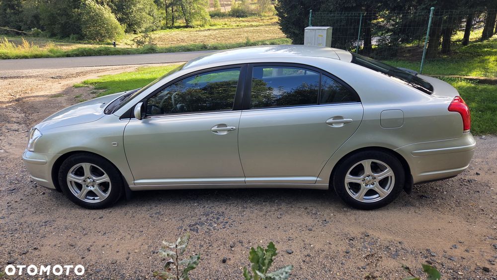 Toyota Avensis 2.0 VVT-i Automatik Sol - 15