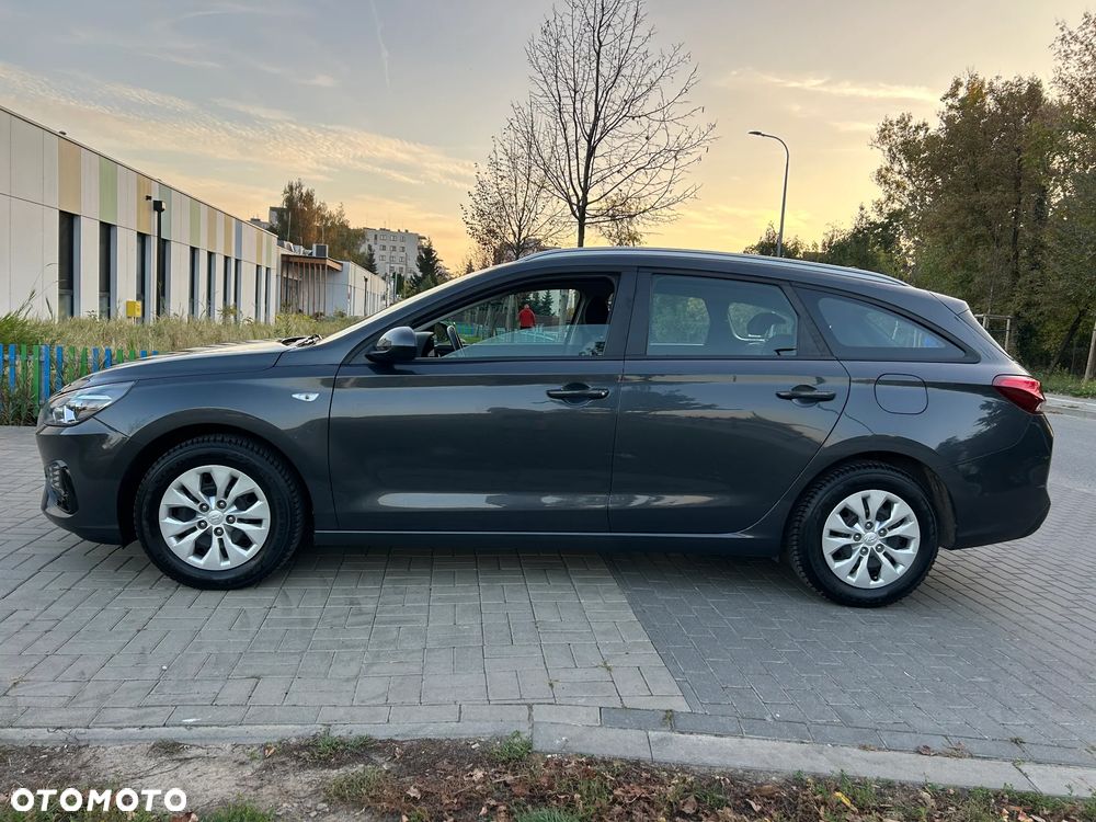 Hyundai i30 1.5 DPI Classic + - 5