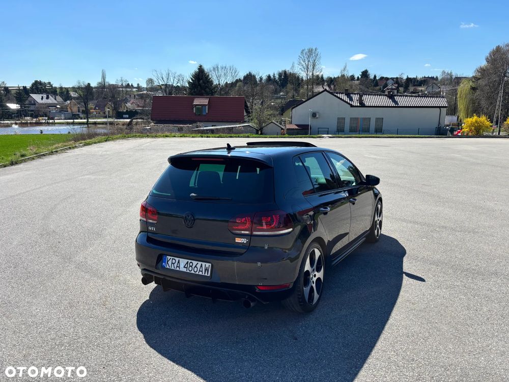 Volkswagen Golf - 14