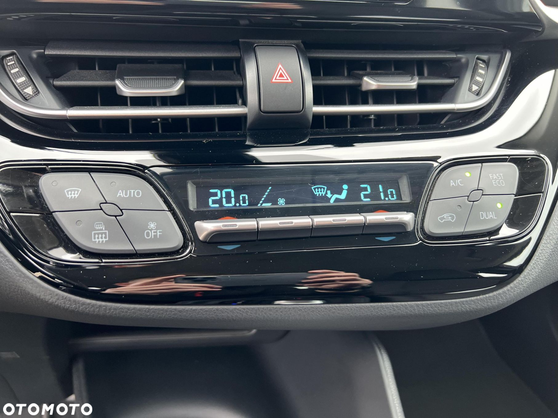 Toyota C-HR - 24