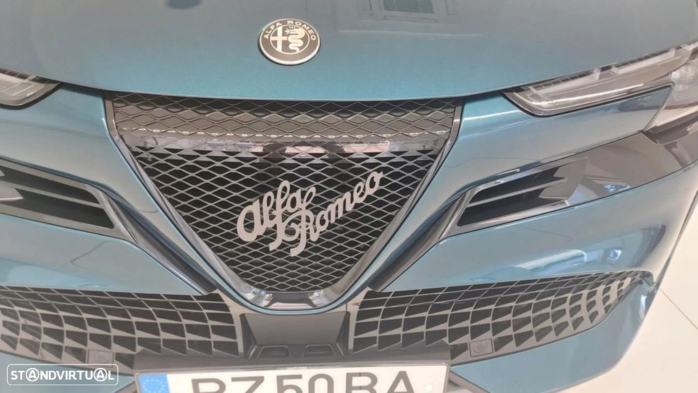 Alfa Romeo Junior 1.2 Intensa eDCT6 - 12