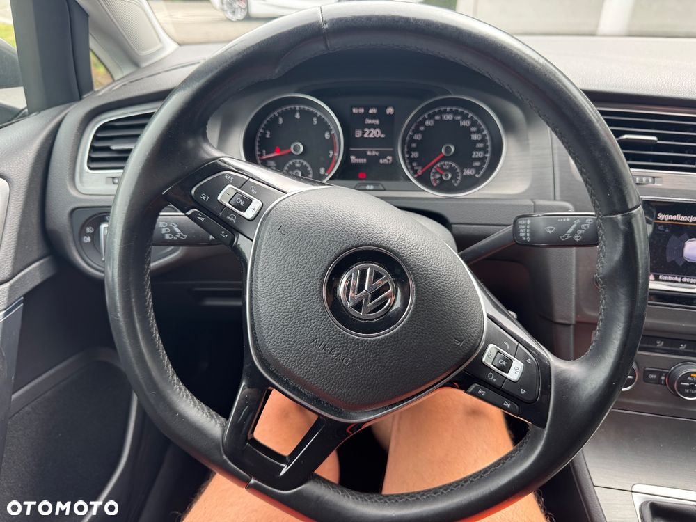 Volkswagen Golf 1.4 TSI BMT Comfortline - 14