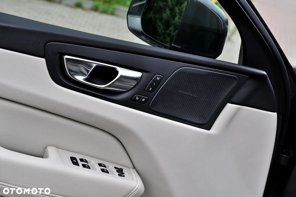 Volvo XC 60 D4 Inscription - 16