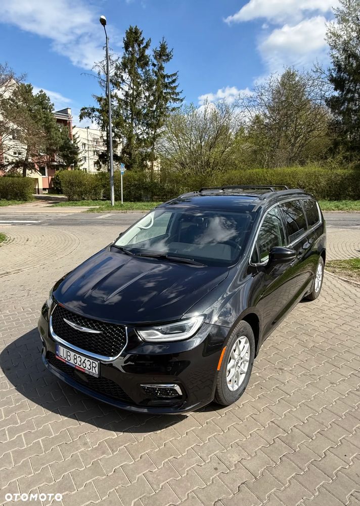 Chrysler Pacifica - 8