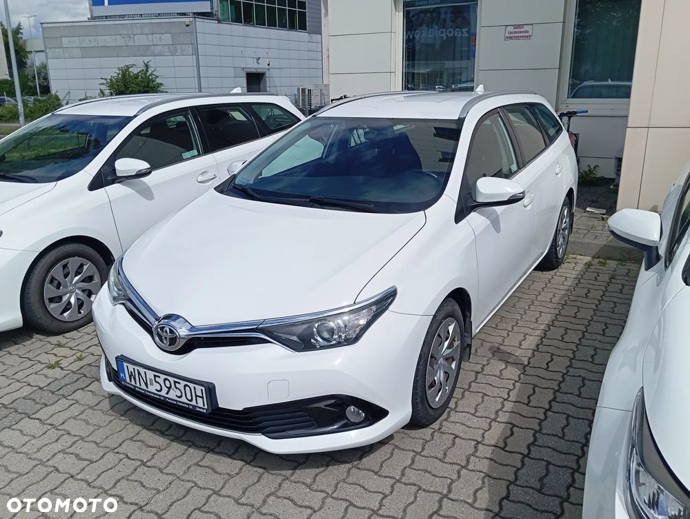 Toyota Auris 1.6 Premium - 6