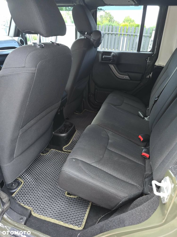 Jeep Wrangler 3.6 Unlim 75th Anniv - 11