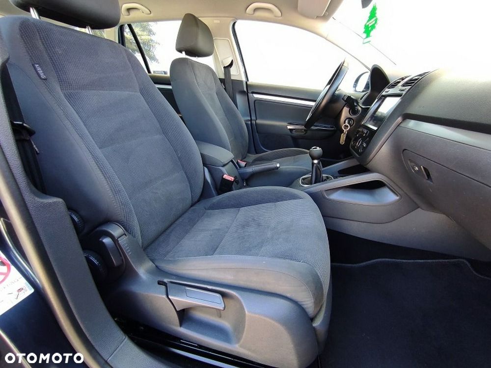 Volkswagen Golf - 11
