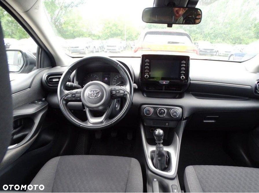 Toyota Yaris 1.5 Comfort - 12