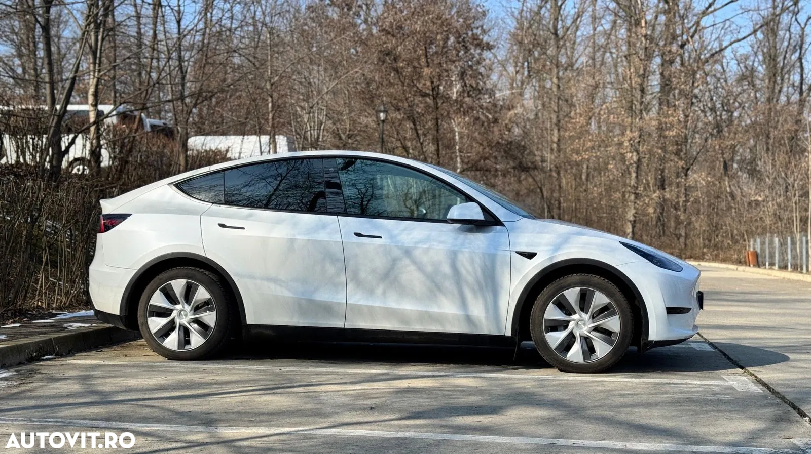 Tesla Model Y - 9